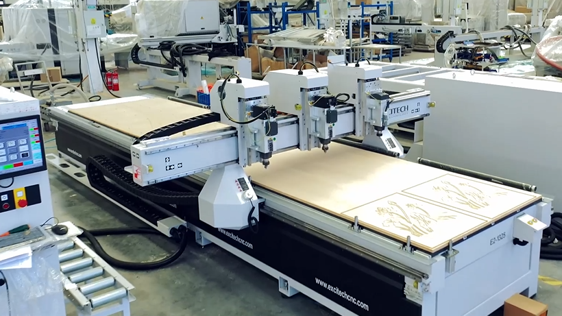 Excitech's Woodworking nidificans Machina. Adiuva doctorum lignorum operantium maiorem subtilitatem, efficientiam, munditiam in operibus suis assequuntur.