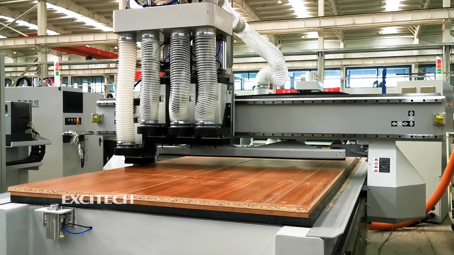 Excitch quattuor-caput opus Center CNC Machina